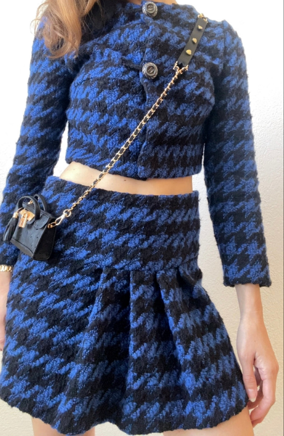 A PLAYFUL GLAM MINI VEGAN OSTRICH PURSE WITH GOLD CHAIN SLING