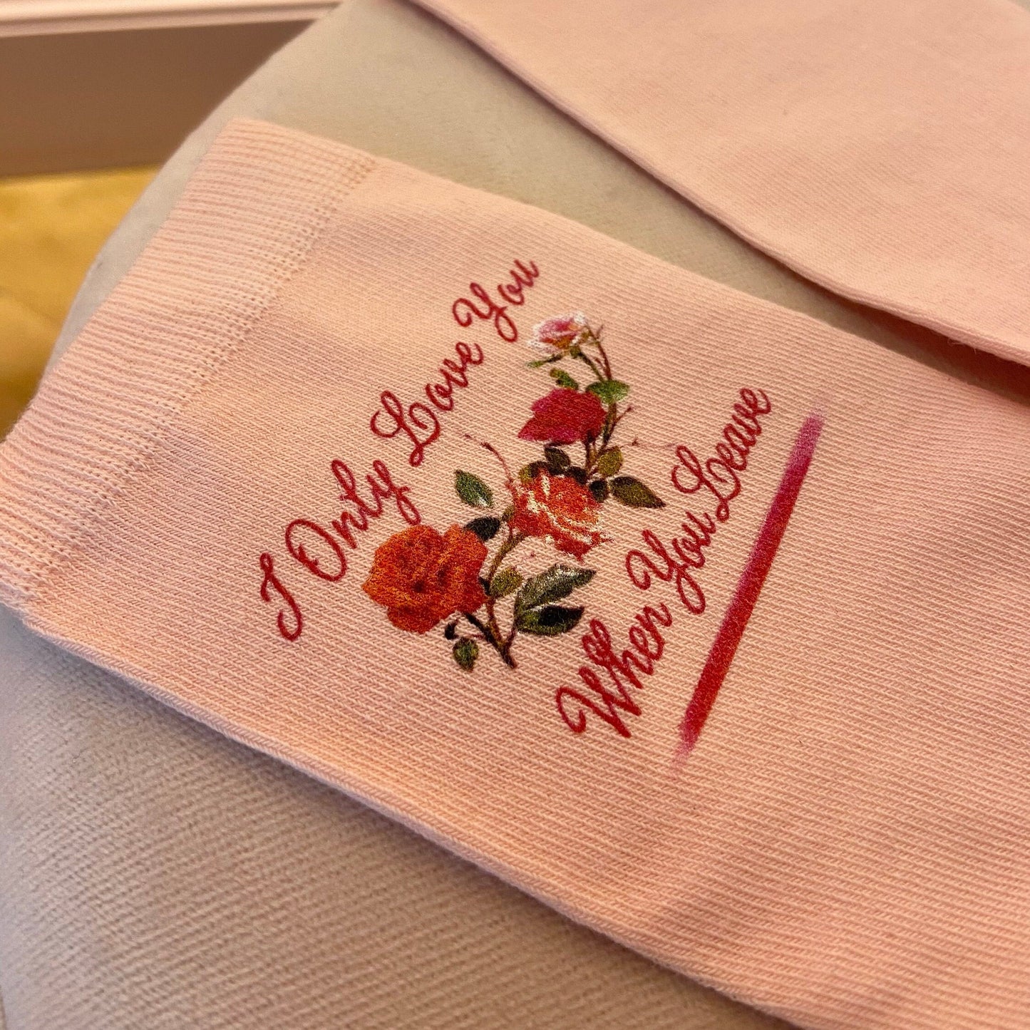 I only love you when you leave Socks - Cotton Blend Ankle Socks Colourful, Playful, Comfortable - Also Makes Great Gift For The Whole Family