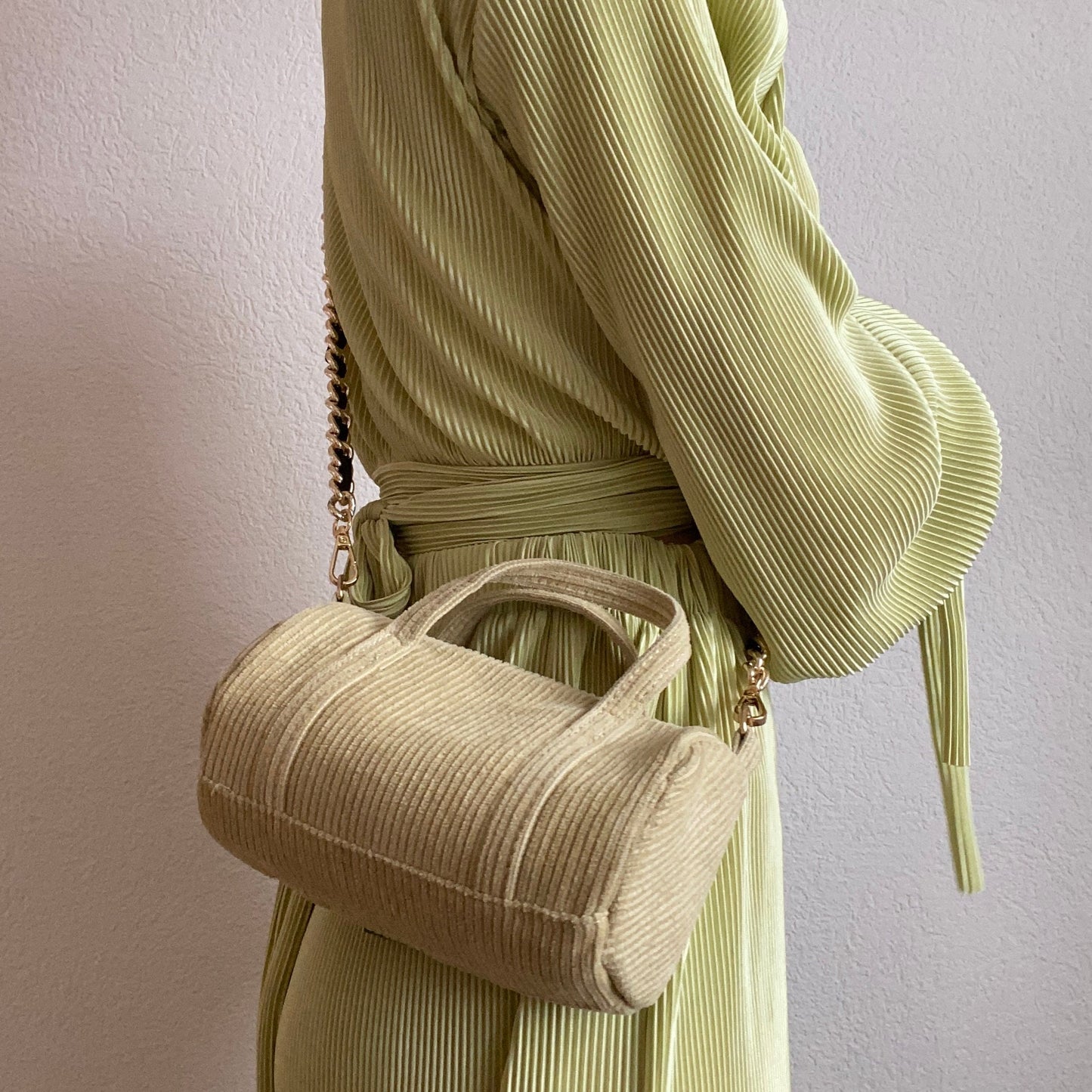 Round Barrel Corduroy Shoulder Bag, Crossbody Summer Handbag, Round Shoulder Purse, Corduroy Crossbody Shoulder Bag, Rounded Weekend Handbag